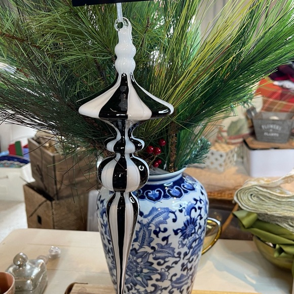 Nwt Robert Stanley Glass Christmas Ornament Black White Finial - Picture 2 of 10